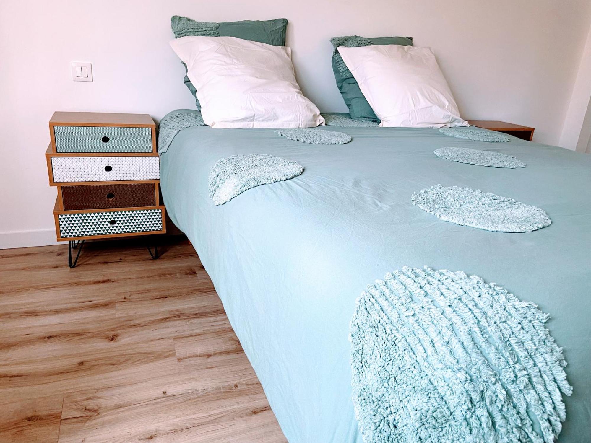 Ty Ker Iliz - Petits Commerces Et Accessibles A Pied!
